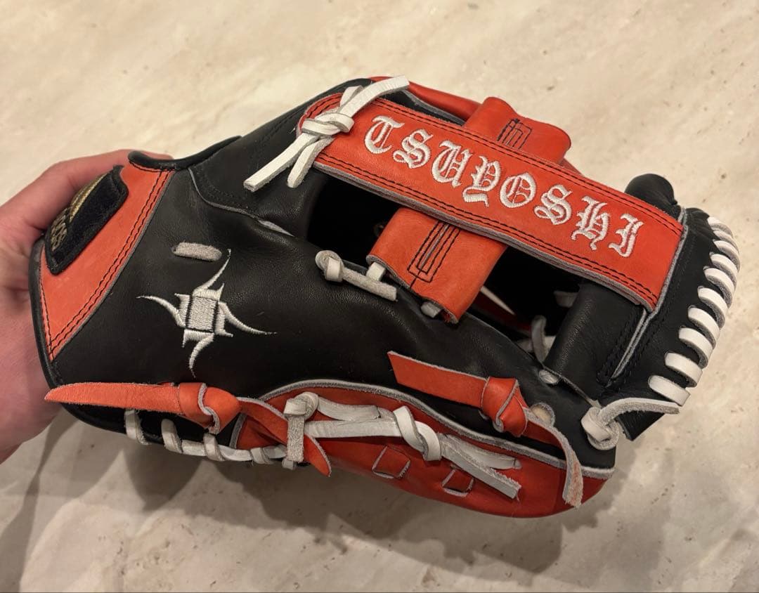 希少　西岡剛選手　実使用グローブ