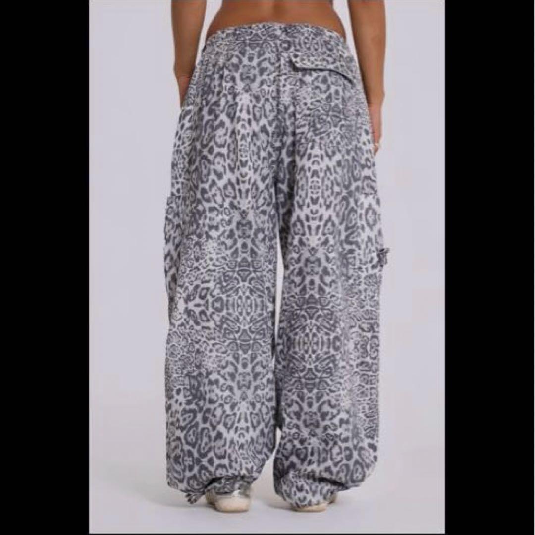 アイドル Jaded London Leopard Parachute Pants