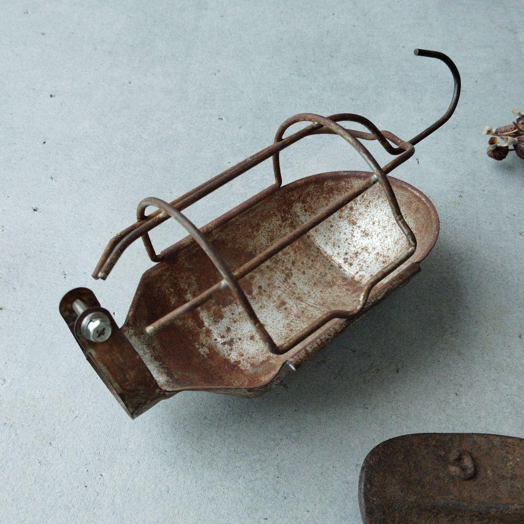 シャビー　アイアン靴型、ランプガード　2個セット　アンティーク　インダストリアル