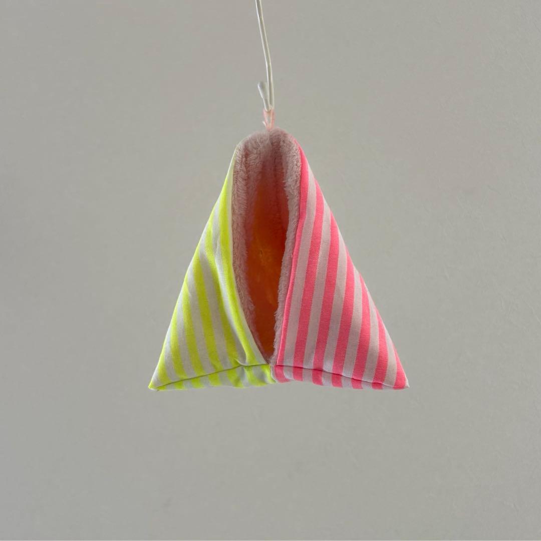 フクモモテトラポーチ　蛍光ストライプ①