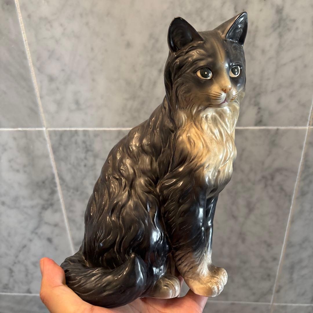 アメリカ70年代手描きの瞳が美しく、とても雰囲気がある猫ちゃんの陶器オブジェ