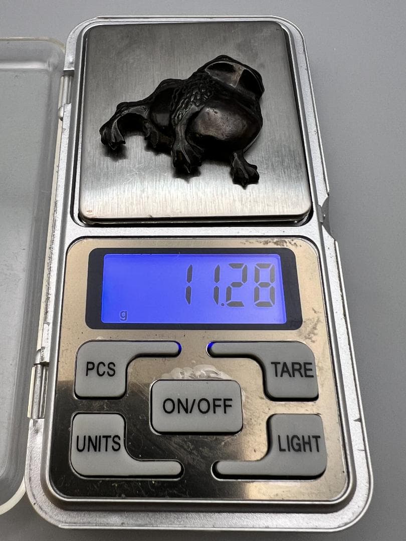 【海】江戸明治金工　蛙図　カエル　金目　手彫　大金具　銅製鍍金　骨董品　箱付