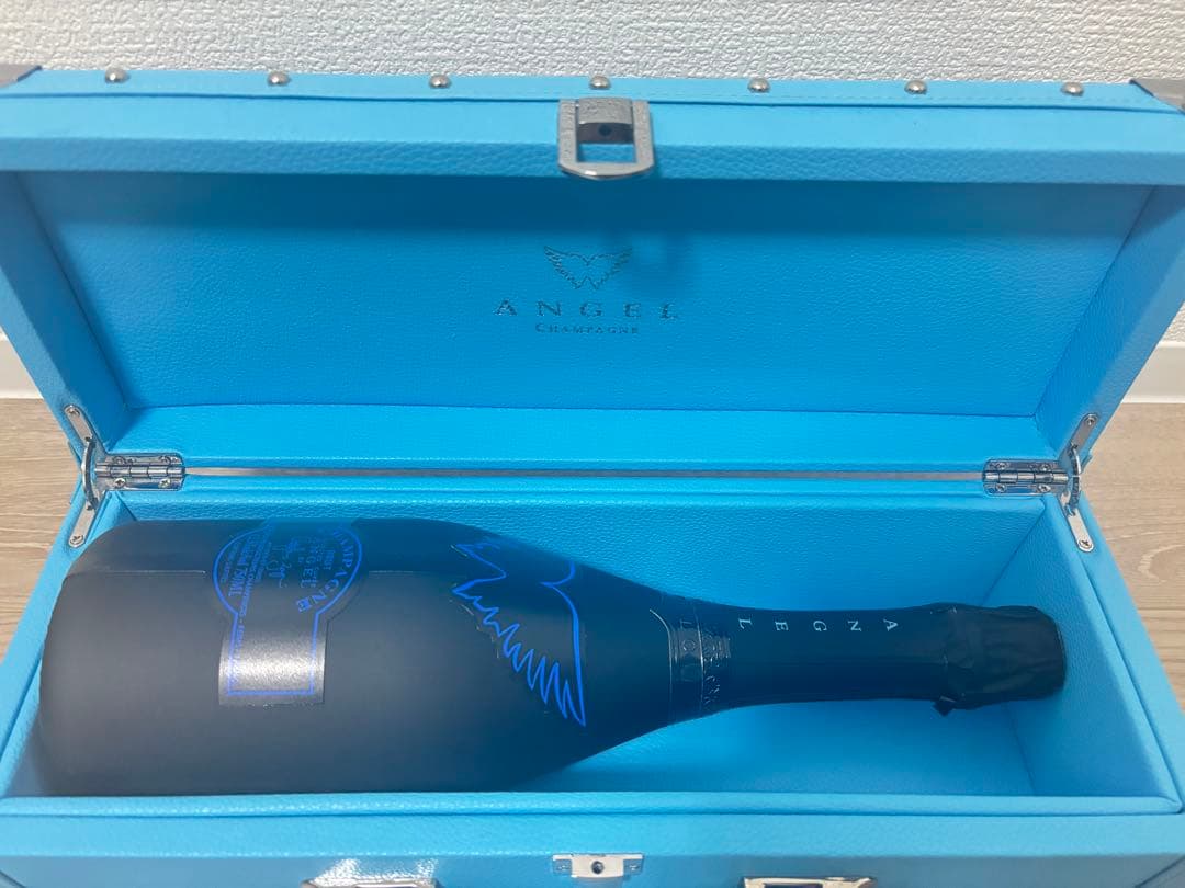 【新品未開封】エンジェル　シャンパン(ブルー)箱付き