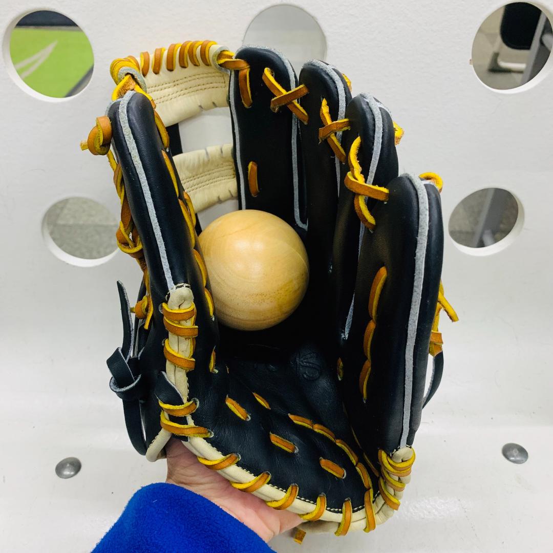 アトムズ　ACN-066　066型　軟式　内野手用　牧選手愛用メーカー　型付け済