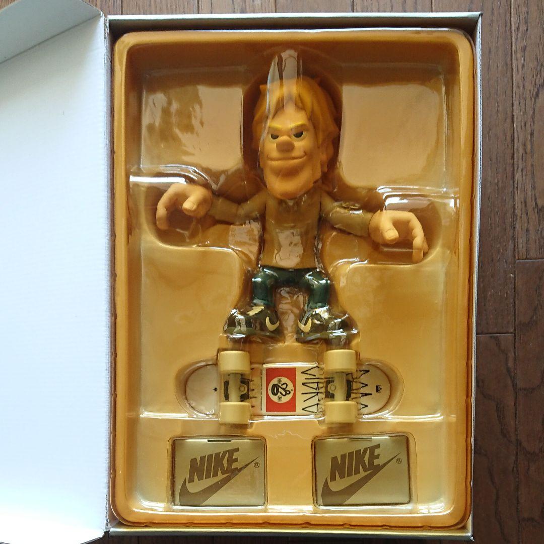 MEDICOM × NIKE SB REESE 抽選限定 400%