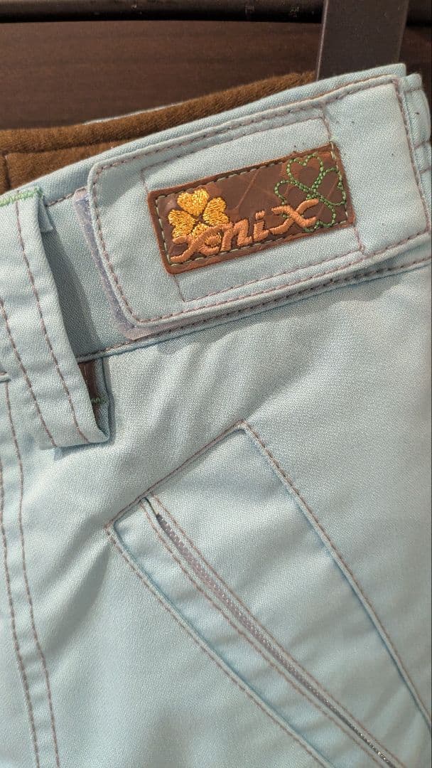 x-niX（エクスニクス） スノーボードパンツ 水色