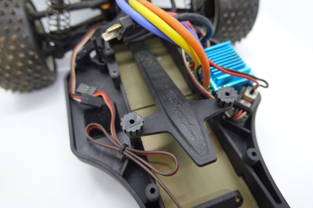 メ*0様 Team Durango製のラジコンカー　シャーシ