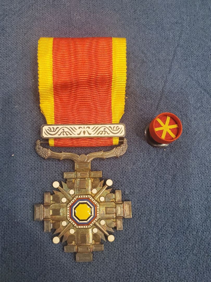 満州国 勲五位桂国章 勲章 徽章 略綬付 共箱付