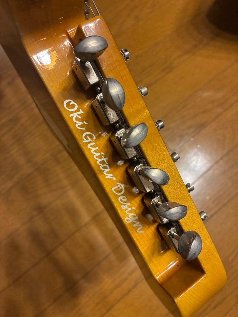 ヘッドレスギター　エレキギター