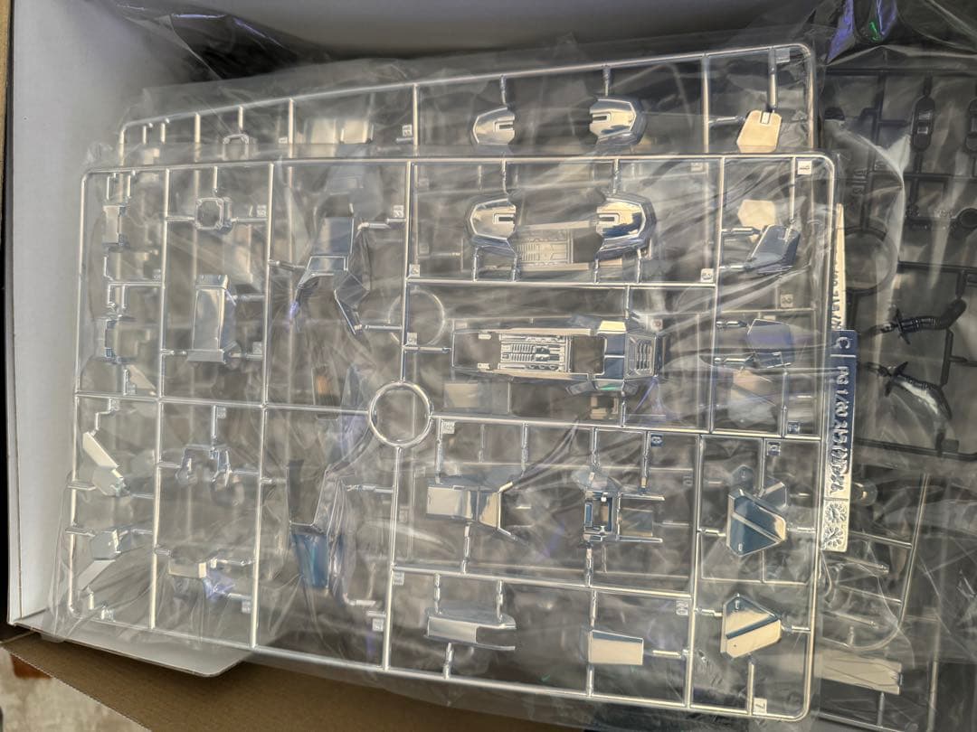 ガンダムSEED・PGパーフェクトストライクメッキ塗装済みキット