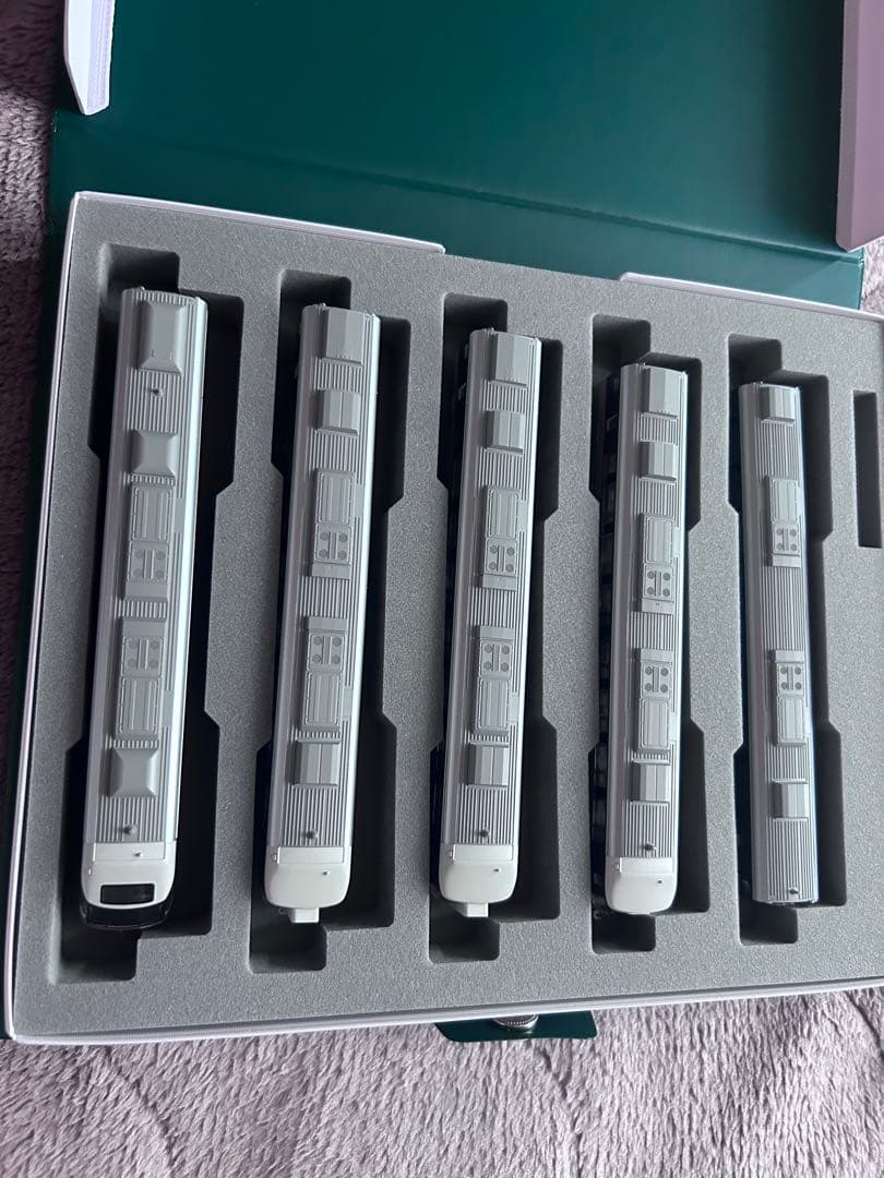 キハ85系Nゲージ鉄道模型 2両内部照明付き