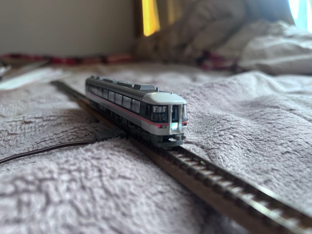 キハ85系Nゲージ鉄道模型 2両内部照明付き