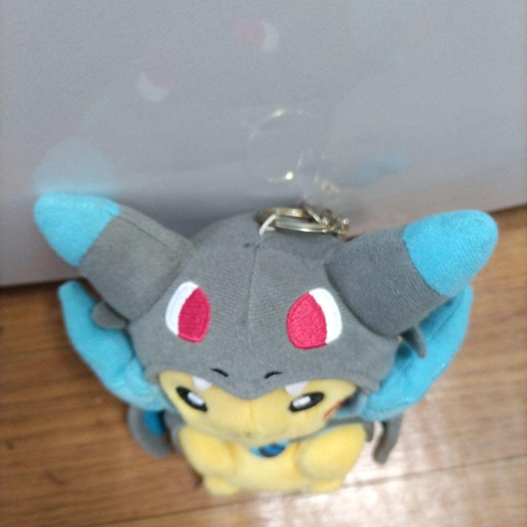 ポンチョを着たピカチュウ メガリザードンX ぬいぐるみキーホルダー ポケモンセン