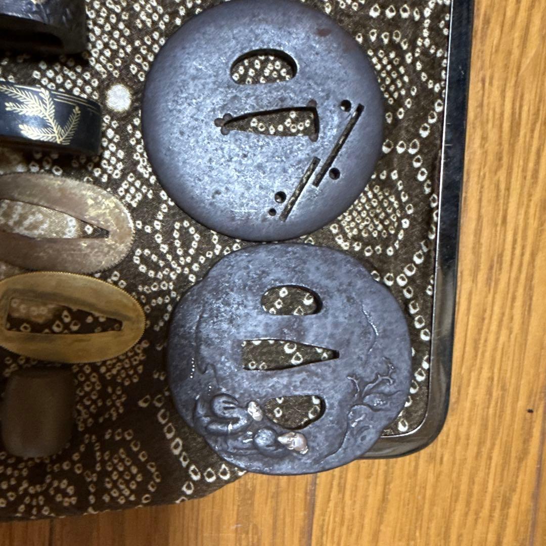 ぺ*ん様 おそらく無銘の刀装具　鍔・目貫・縁など（未研磨）