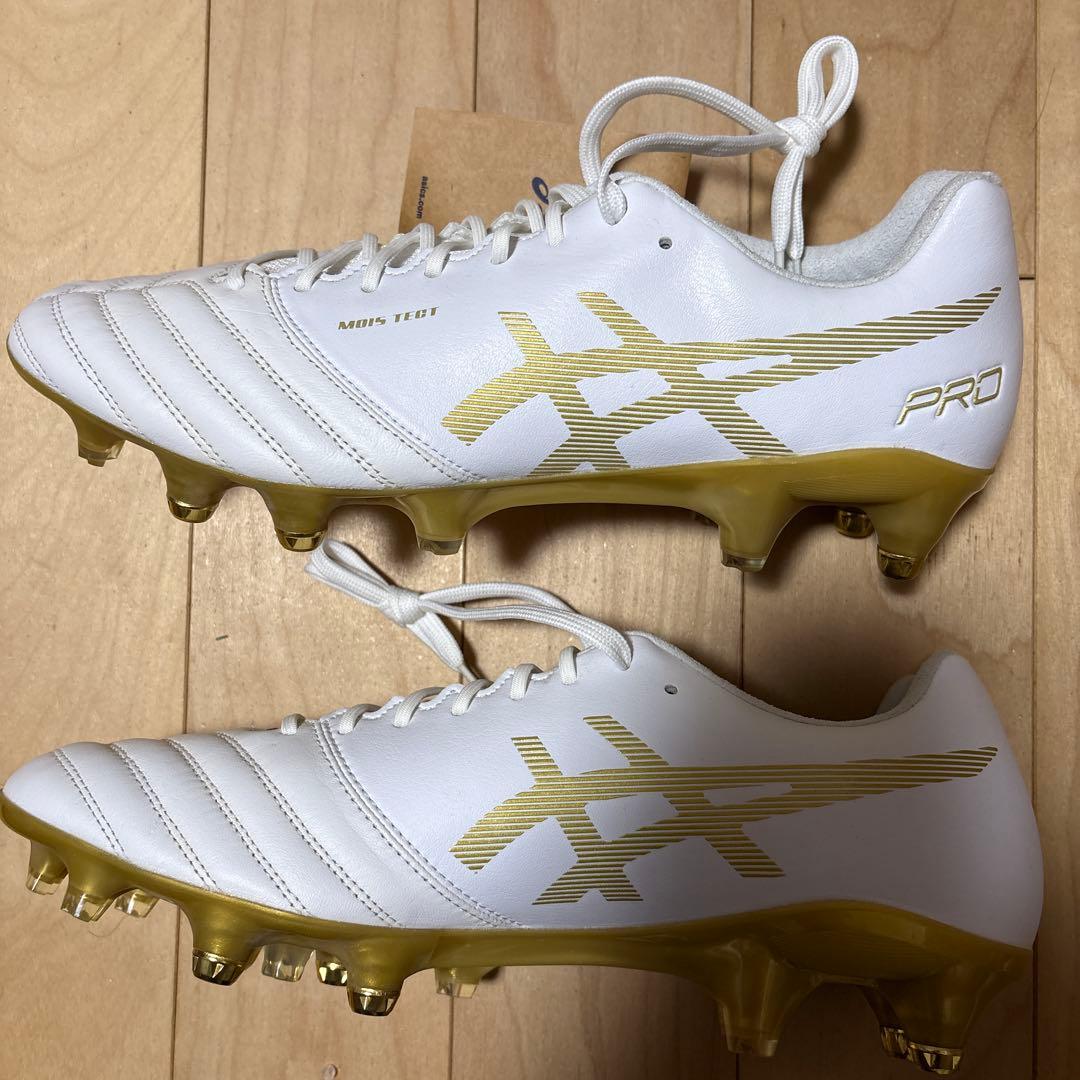 アシックス DS LIGHT X-FLY PRO ST(ホワイト×ゴールド)