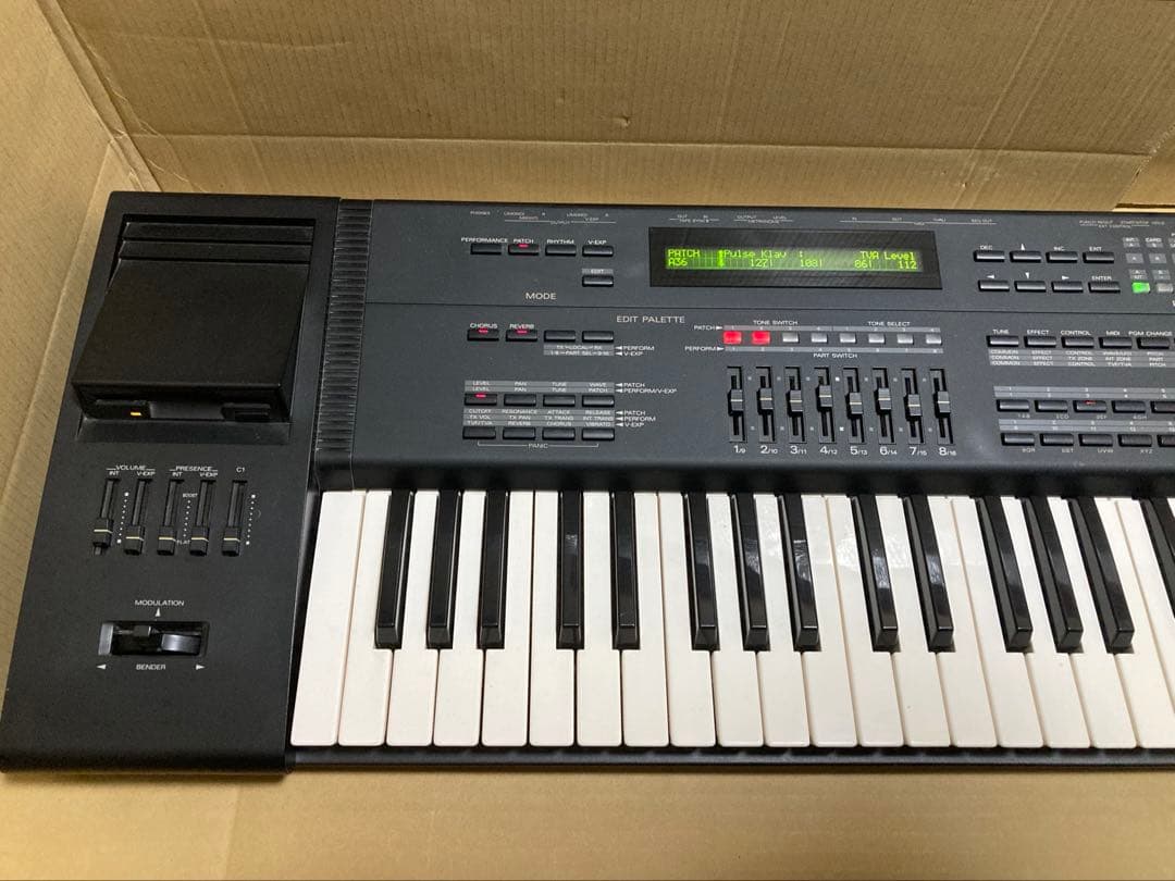 Roland JV-1000 シンセサイザー 0712 ローランド キーボード