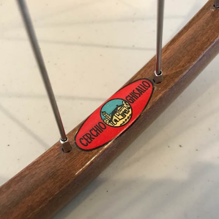 ギサッロ   木製ホイール