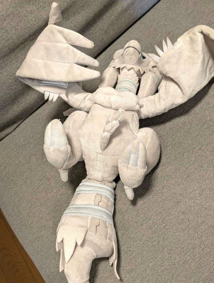 ポケモン　レシラム　ぬいぐるみ　タカラトミー製