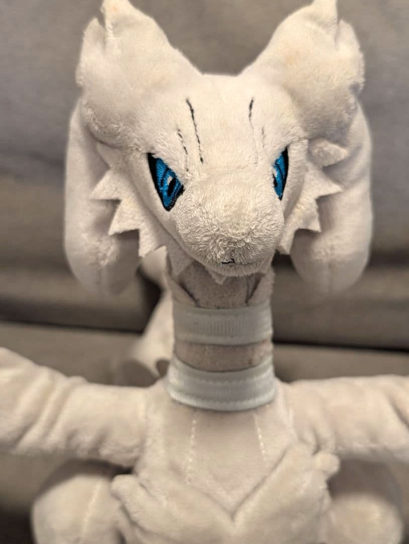 ポケモン　レシラム　ぬいぐるみ　タカラトミー製