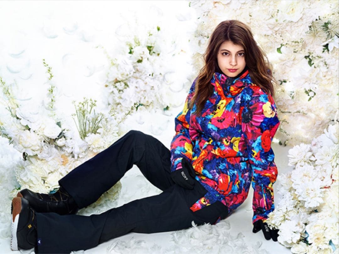 ロキシー 蜷川実花 スノボウェア スキーウェア ジャケット 花柄 マギー 着用