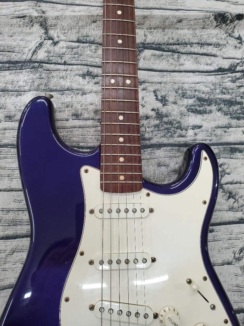 Fender STRATOCASTER　エレキギター　濃紺・ネイビー