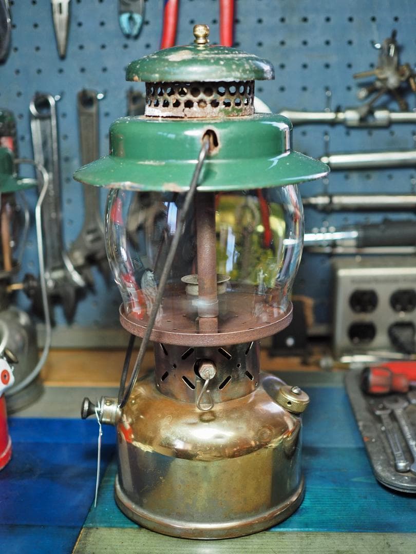 ヤレ系 コールマン最強クラスのケロシンランタン コールマン 237 s52