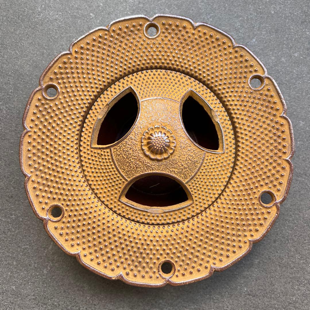 鋳鉄製 花柄灰皿　22.2センチ　南部鉄器　応接室　灰皿　大型