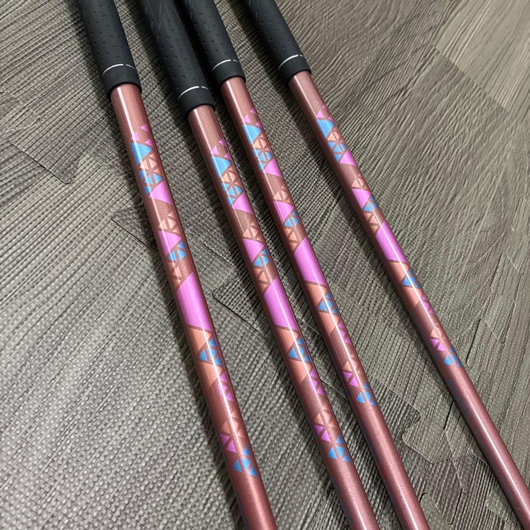 ゼクシオ11レディース アイアンセット シルバー/ピンク