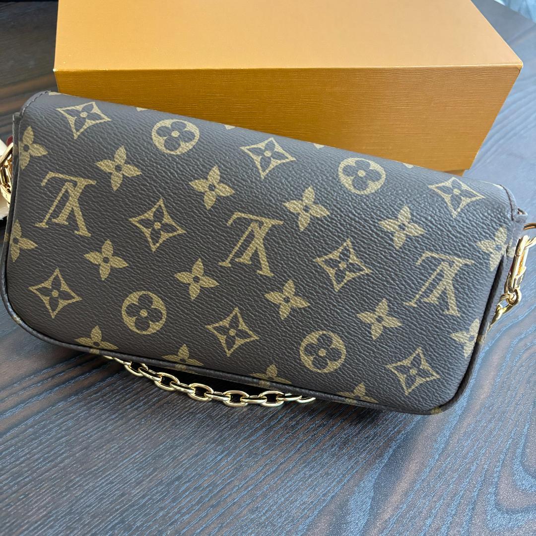 モノグラム ショルダーバッグ