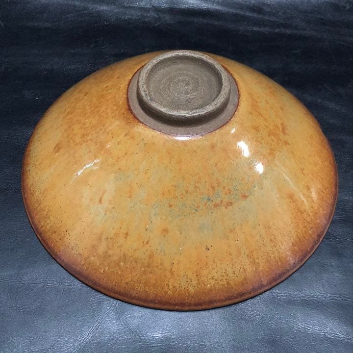 美しい古美術◼️蔵から美しい飴茶色の雰囲気のある抹茶茶碗が出て来ました。茶道具