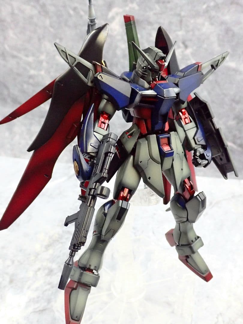 HGデスティニーガンダム、イモータルジャスティスガンダム 全塗装 ガンプラ完成品