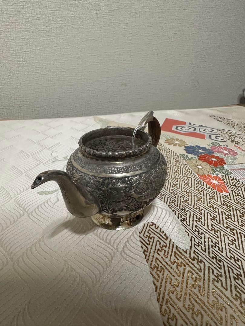 1900年アンティークの銀製ポット 中国またはベトナム製。