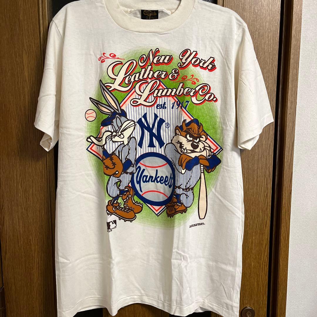 新品ルーニーテューンズ×MLB ニューヨークヤンキースTシャツ　Ｌサイズ