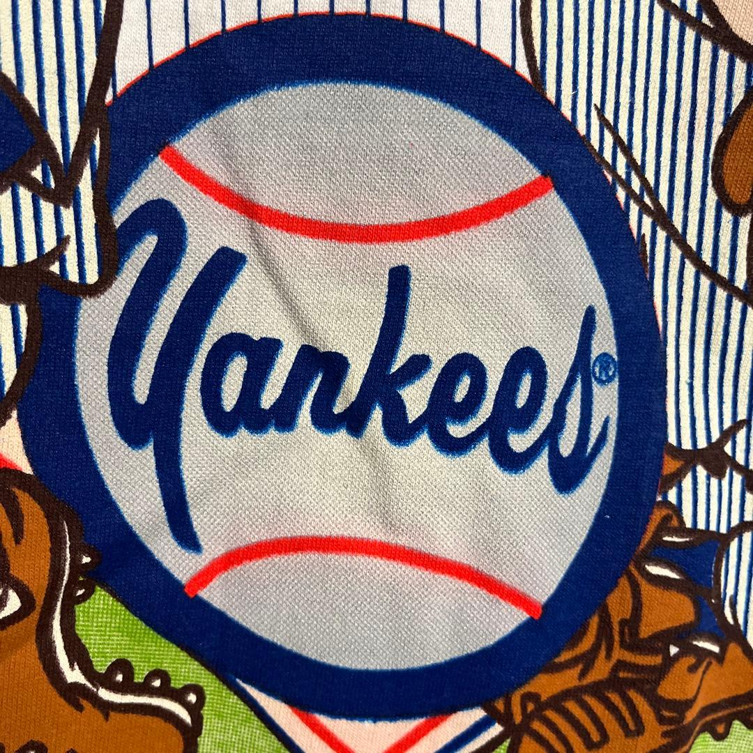 新品ルーニーテューンズ×MLB ニューヨークヤンキースTシャツ　Ｌサイズ