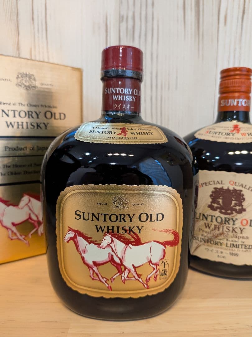 「未開封」サントリーオールド 干支ラベル馬と特級麦の穂ラベルの古酒2本セット