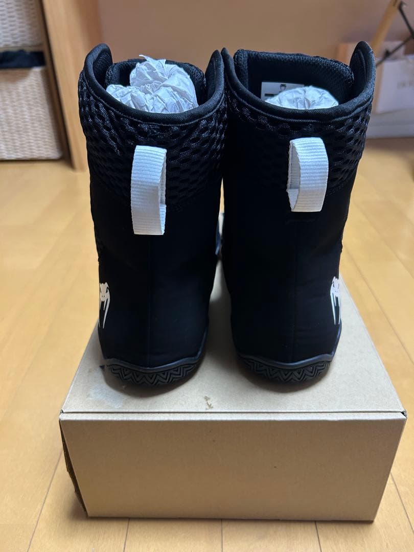 VENUM ボクシングシューズ 新古品