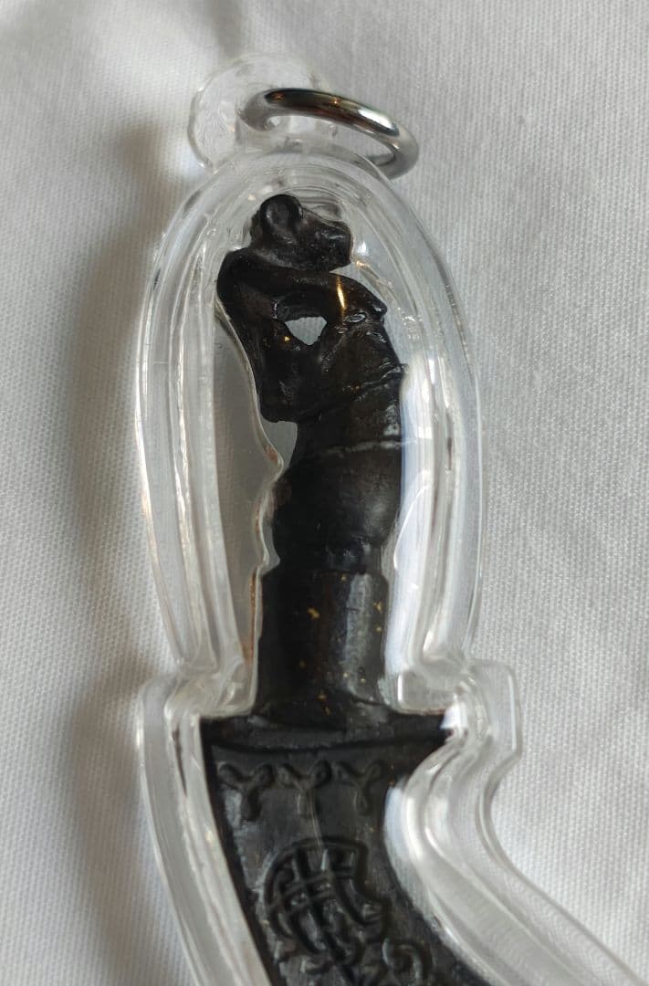 タイのお守りプラクルアン！強力魔除け！悪縁絶ち！防御&意志力がアップ！