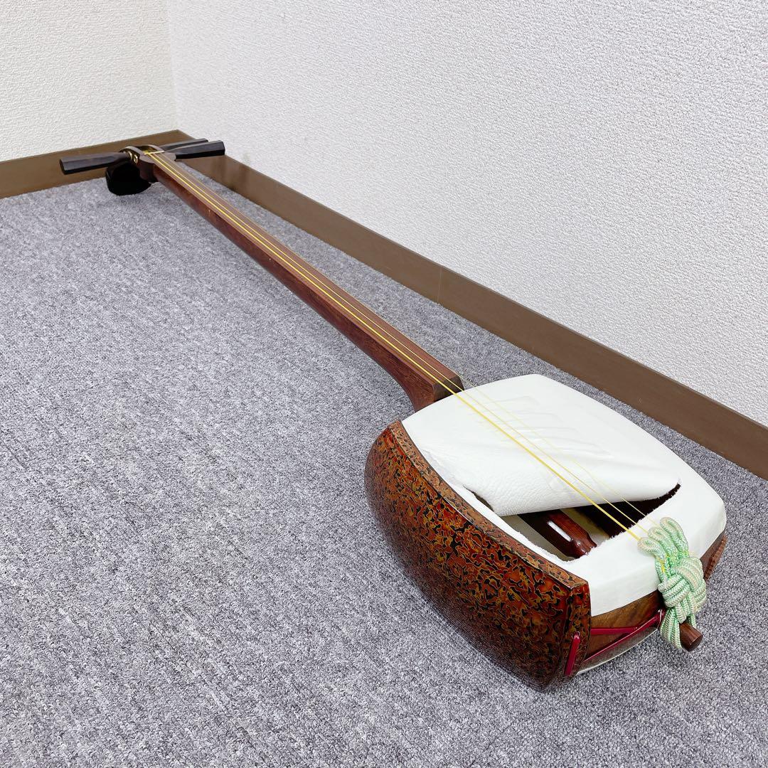 三味線 紅木 中棹 綾杉彫り 東さわり 一本溝 和楽器