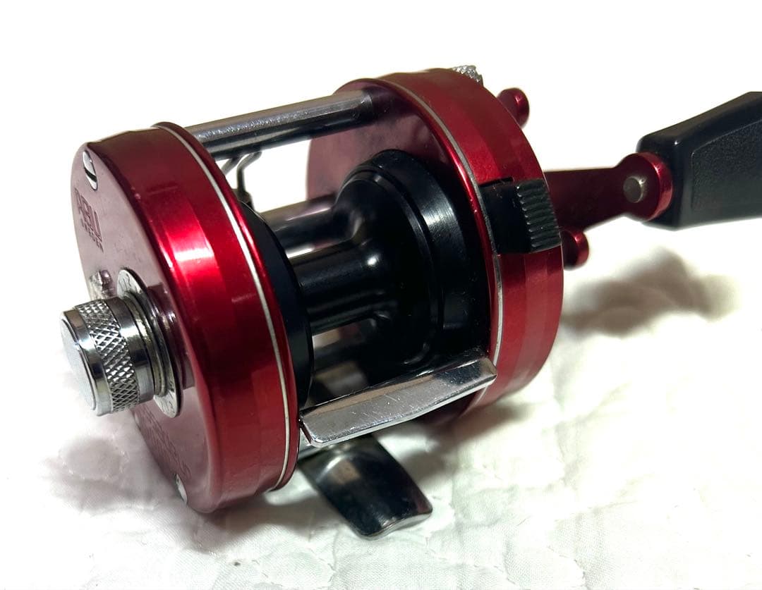 アブガルシア　アンバサダー　1500c レッド