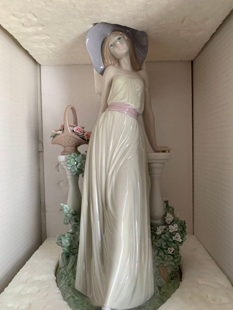 新品未使用　LLADRÓ リヤドロ　輝く時