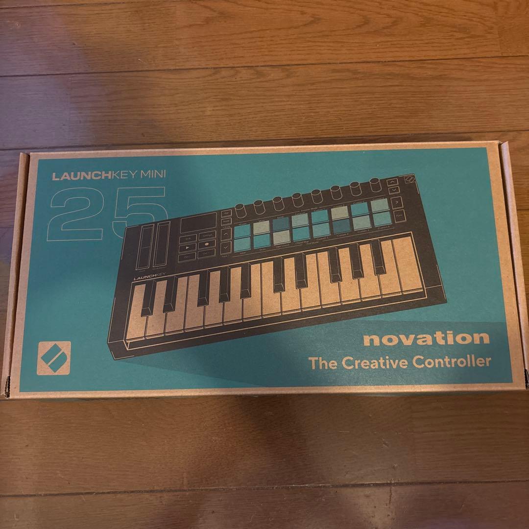 Novation Launchkey Mini 25 mk4 MIDIキーボード