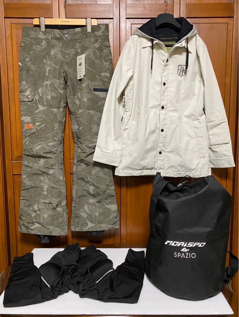 【美品 / ほぼ未使用】スノーボードウェア 上下セット