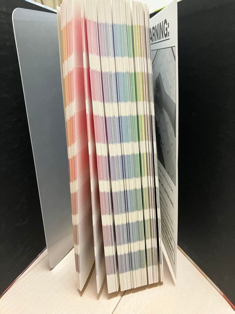 PANTONE PLUS SERIES 色見本帳　uncoated