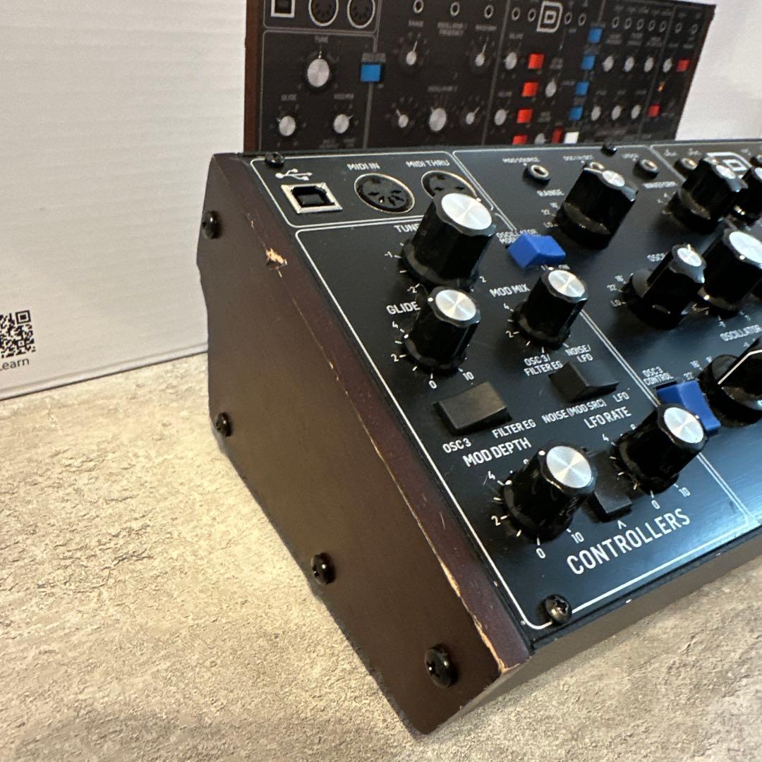 鍵盤楽器 Behringer MODEL D
