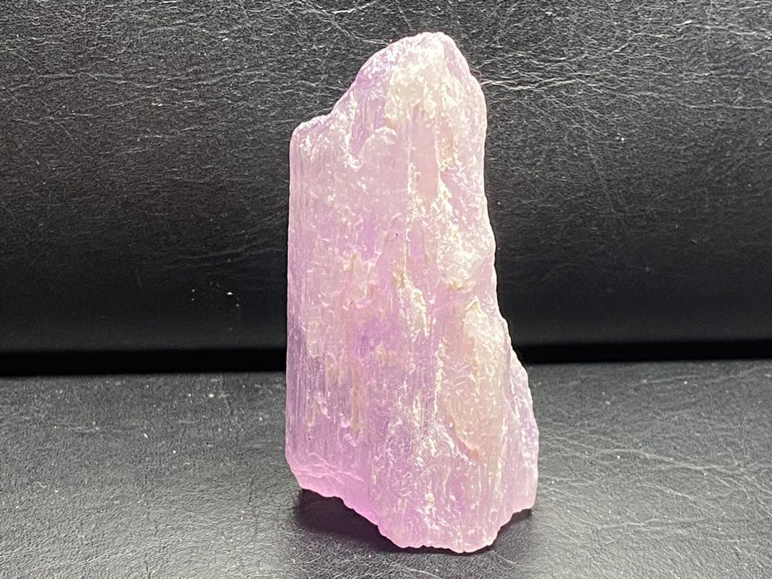 クンツァイト　リチア輝石　156g