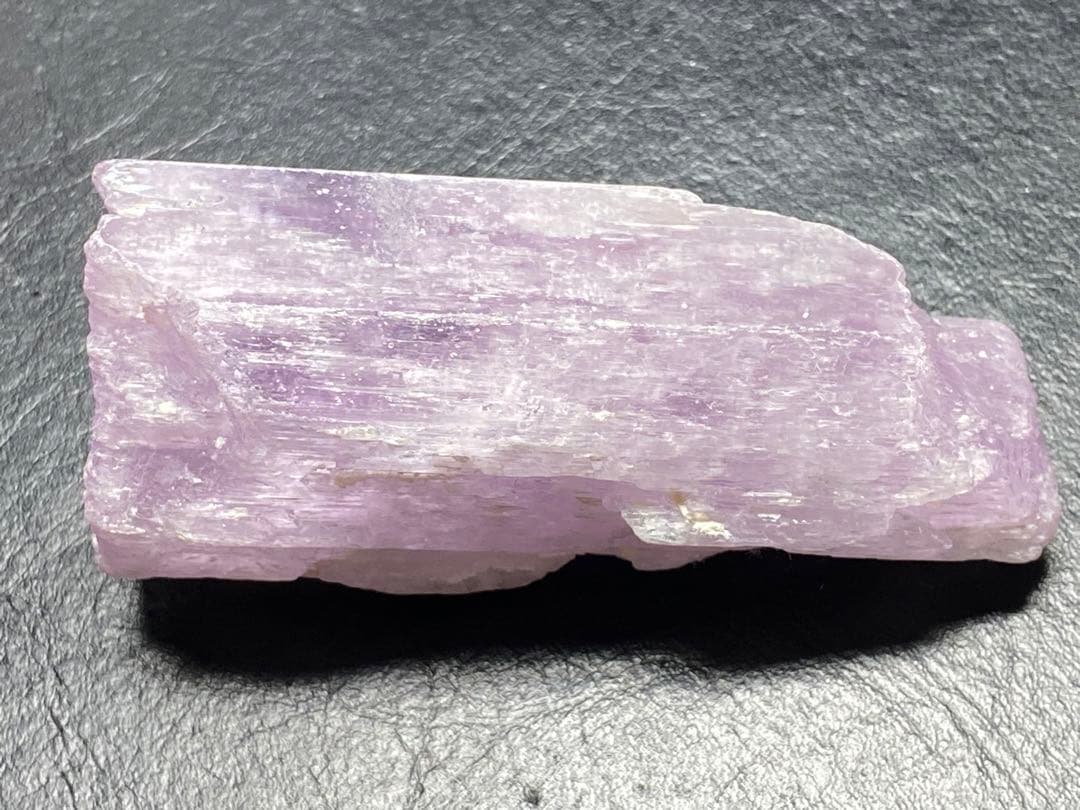 クンツァイト　リチア輝石　156g