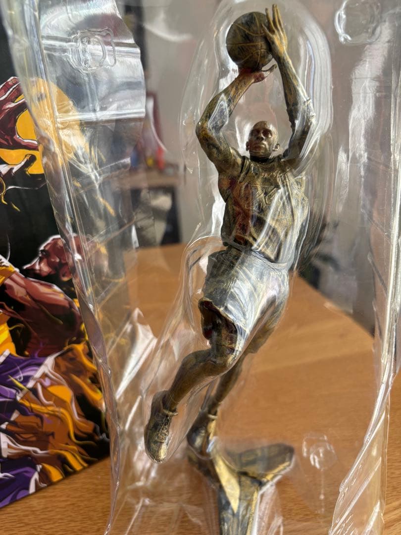 コービー・ブライアント　銅像　フィギュア　NBA 26センチ