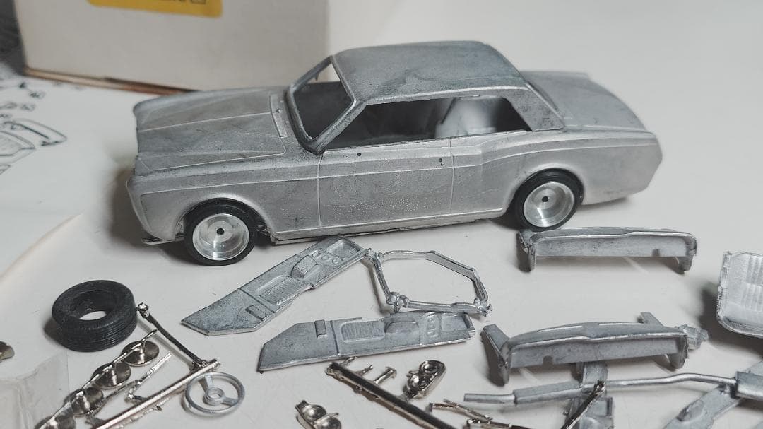 SMTSRolls Royce Corniche f.h.c. メタルキット