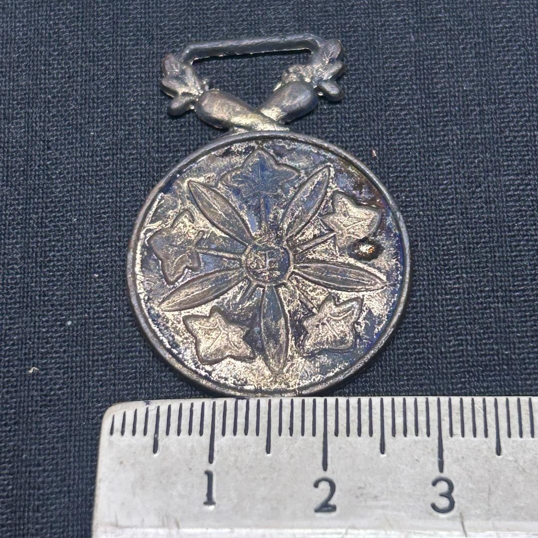 ▽Bb右1051 レア 生駒山 會員章 桔梗 メダル ペンダントトップ 徽章