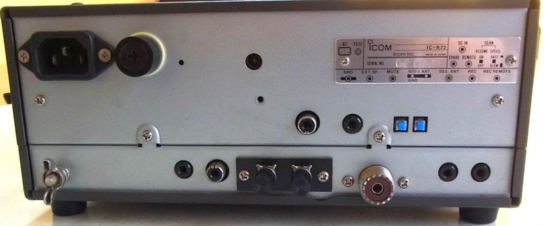 ICOM IC-R72 受信機　(100KHz～30MHz）